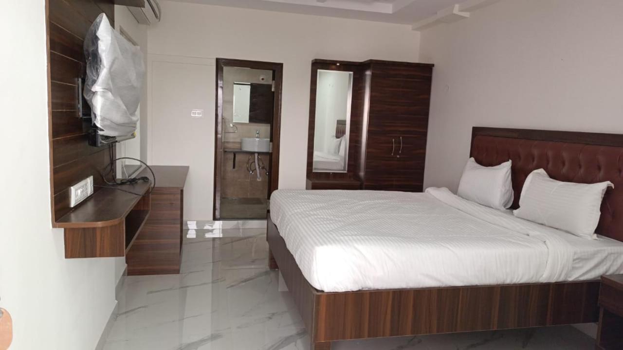Unique Homestays Kondapur  Экстерьер фото
