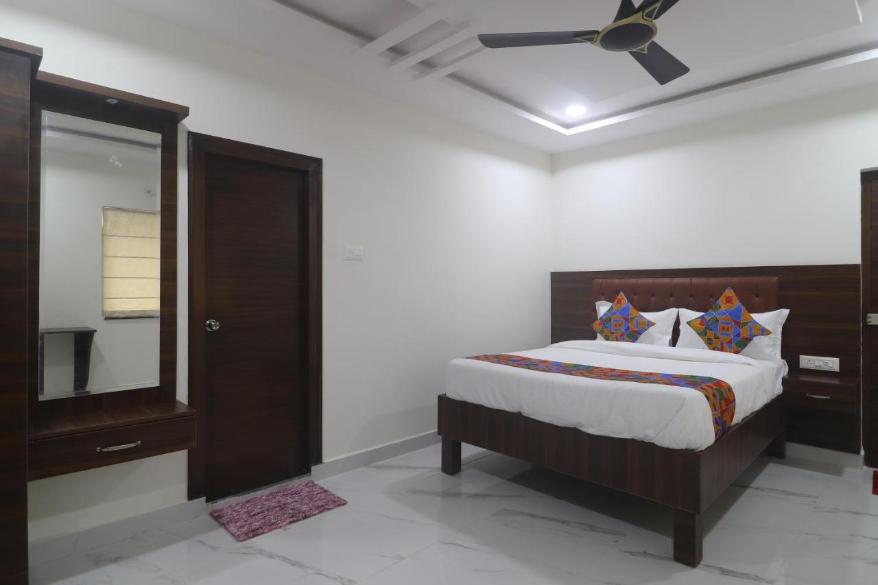 Unique Homestays Kondapur  Экстерьер фото